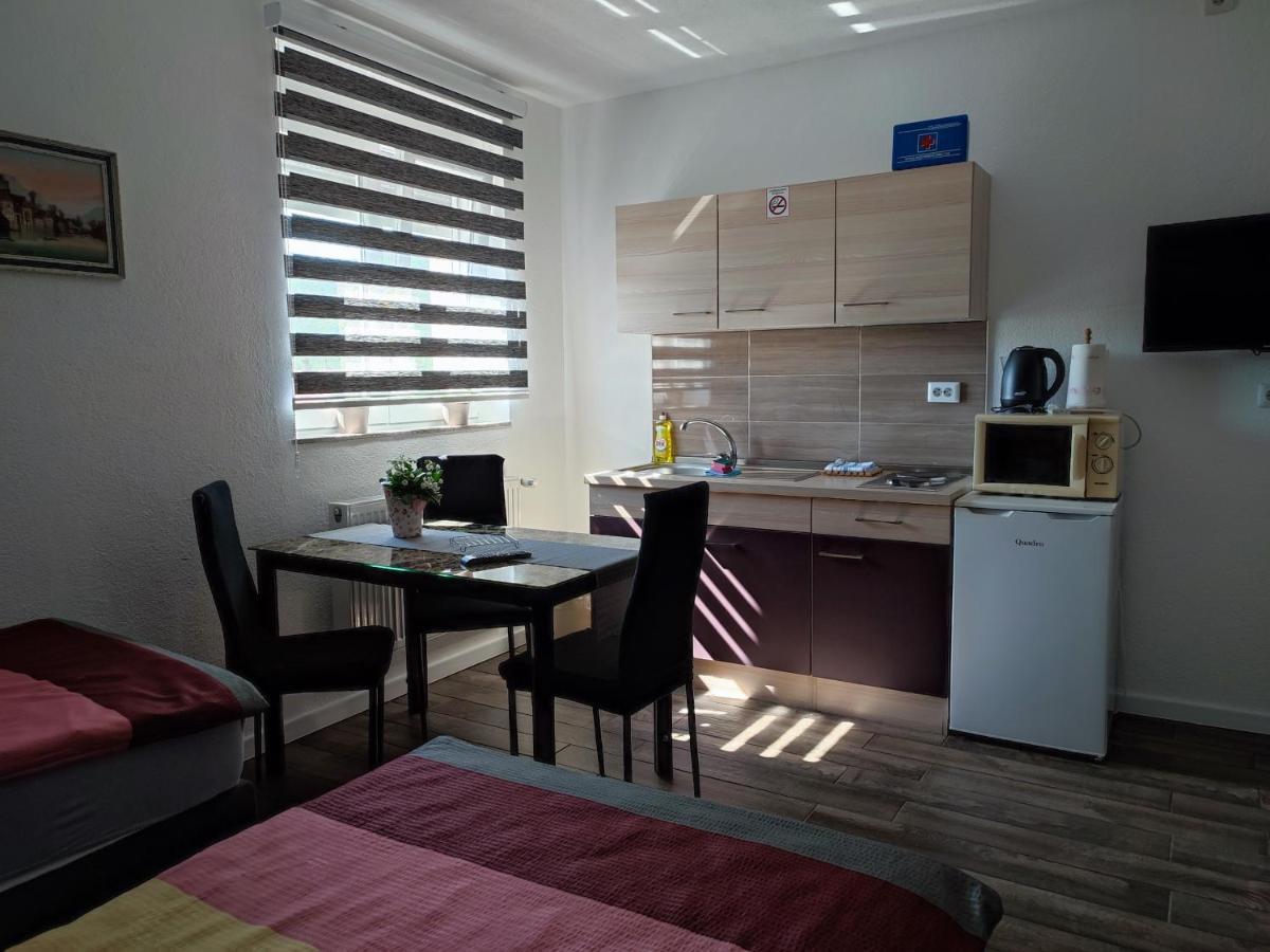 Apartman Toni Gračac Zewnętrze zdjęcie