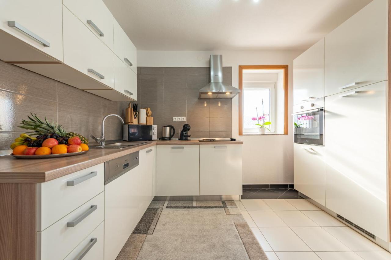 Apartman Toni Gračac Zewnętrze zdjęcie