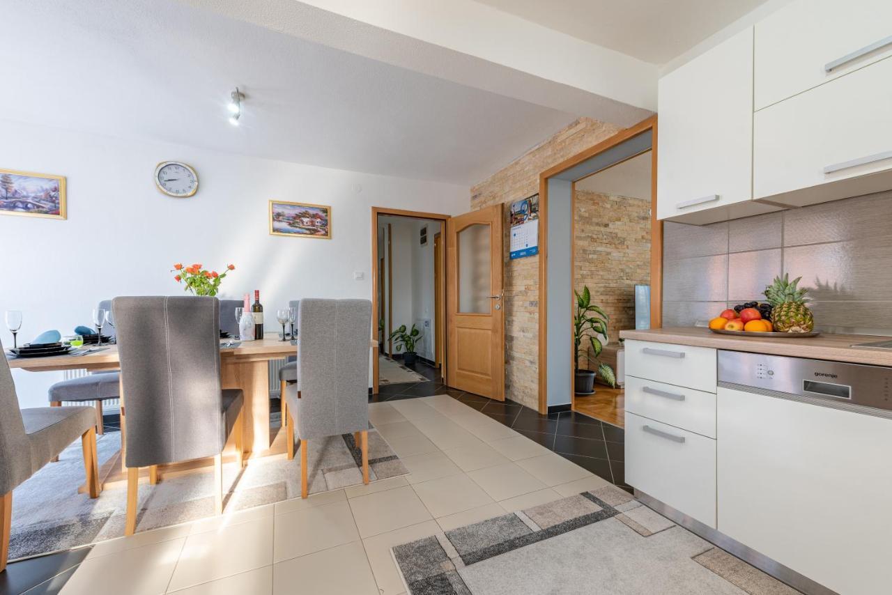 Apartman Toni Gračac Zewnętrze zdjęcie