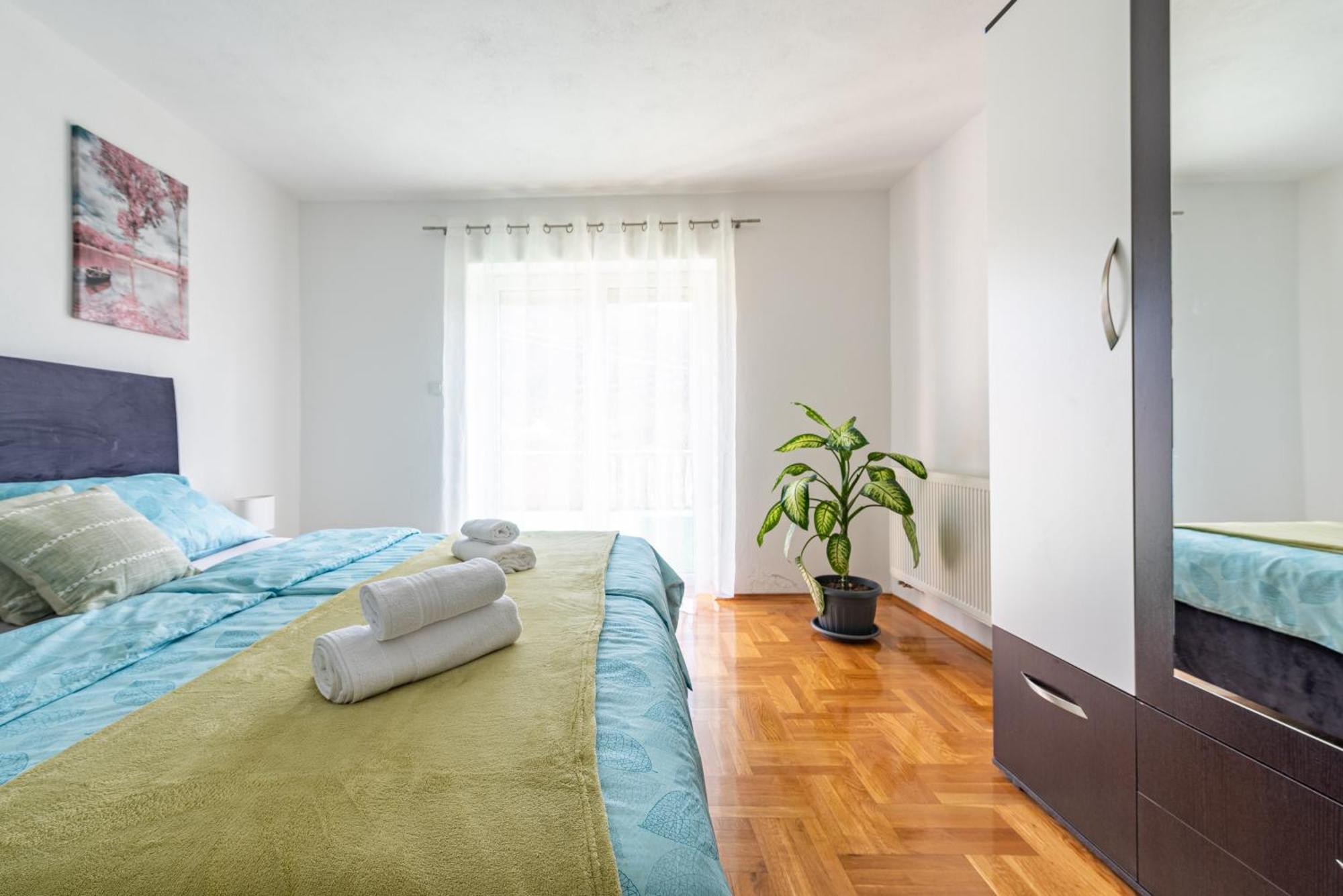 Apartman Toni Gračac Zewnętrze zdjęcie