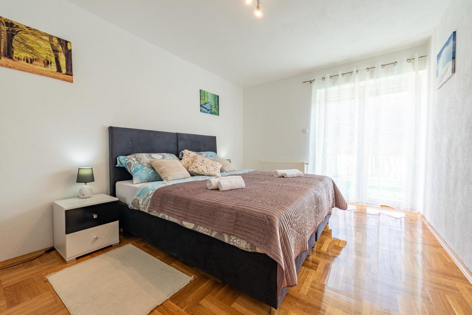 Apartman Toni Gračac Zewnętrze zdjęcie